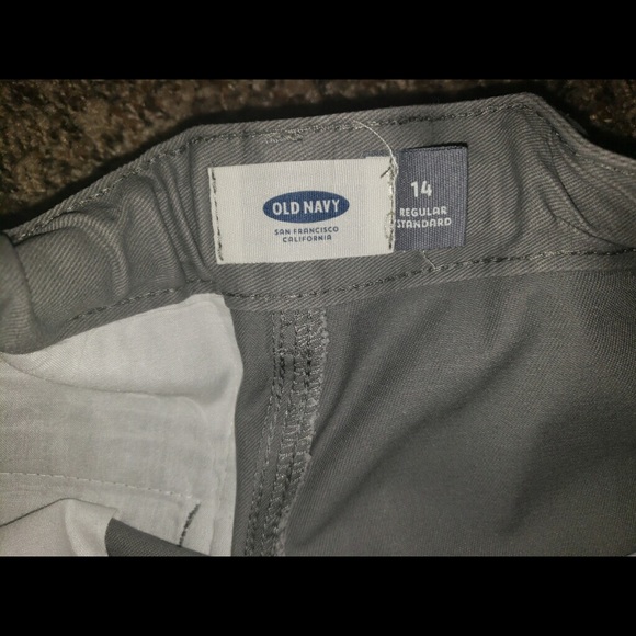 Boy's Old Navy shorts 

Color gray 

Size 14 - Picture 5 of 5